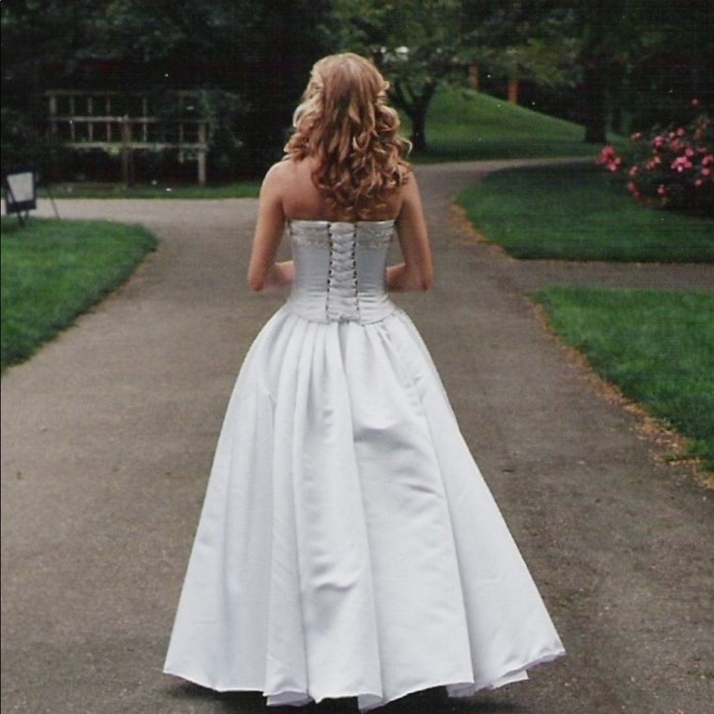 Maggie Sottero Couture White Wedding Dress. Two pieces with adjustable lace back